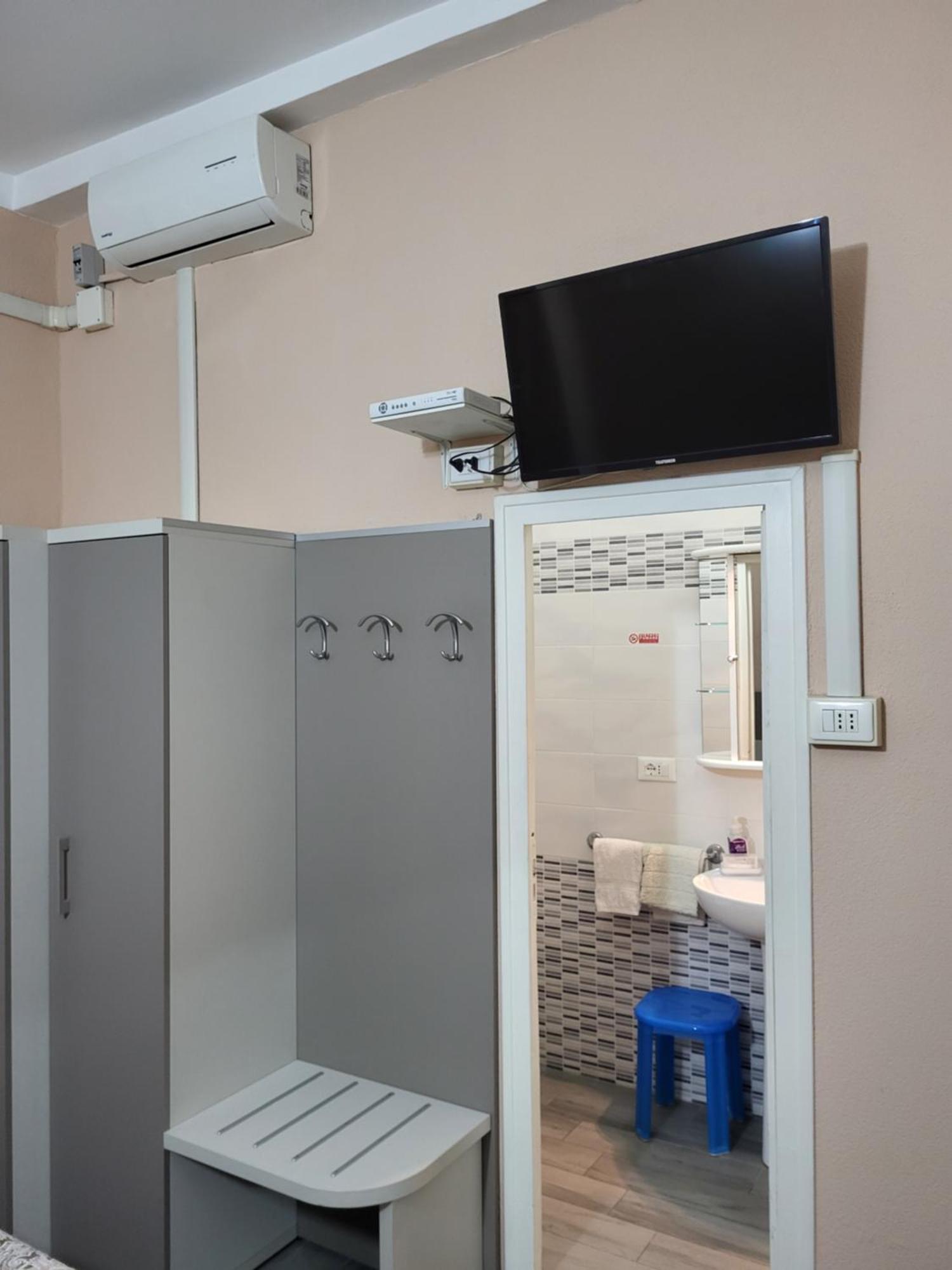 Hotel Barone Genoa Bagian luar foto