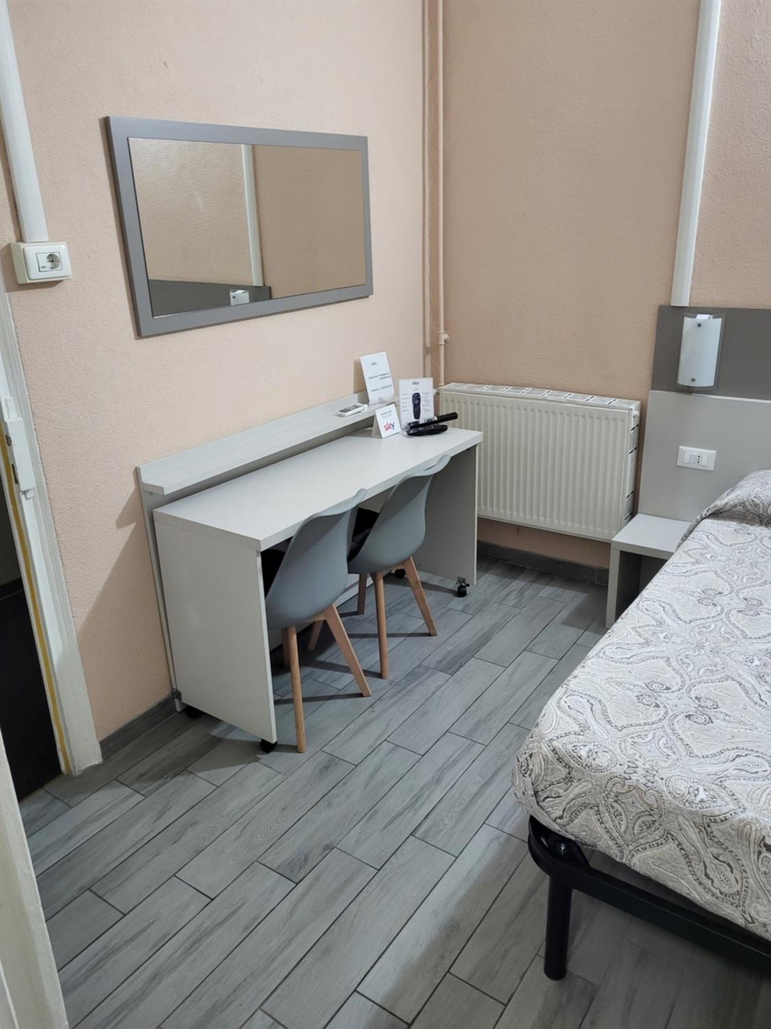 Hotel Barone Genoa Bagian luar foto