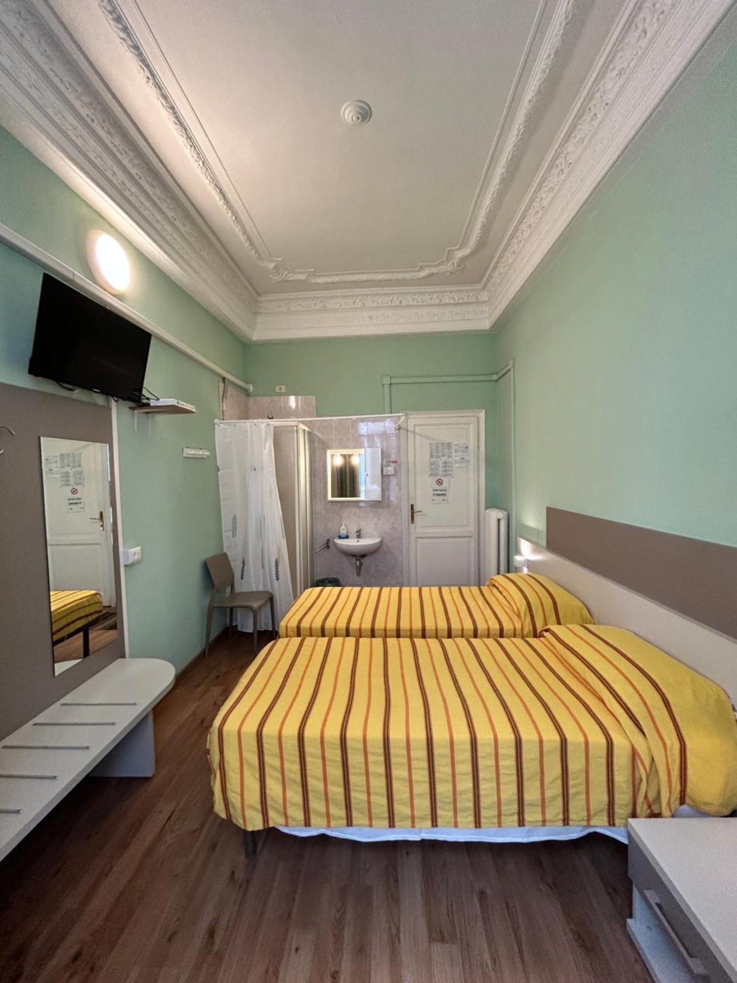 Hotel Barone Genoa Bagian luar foto