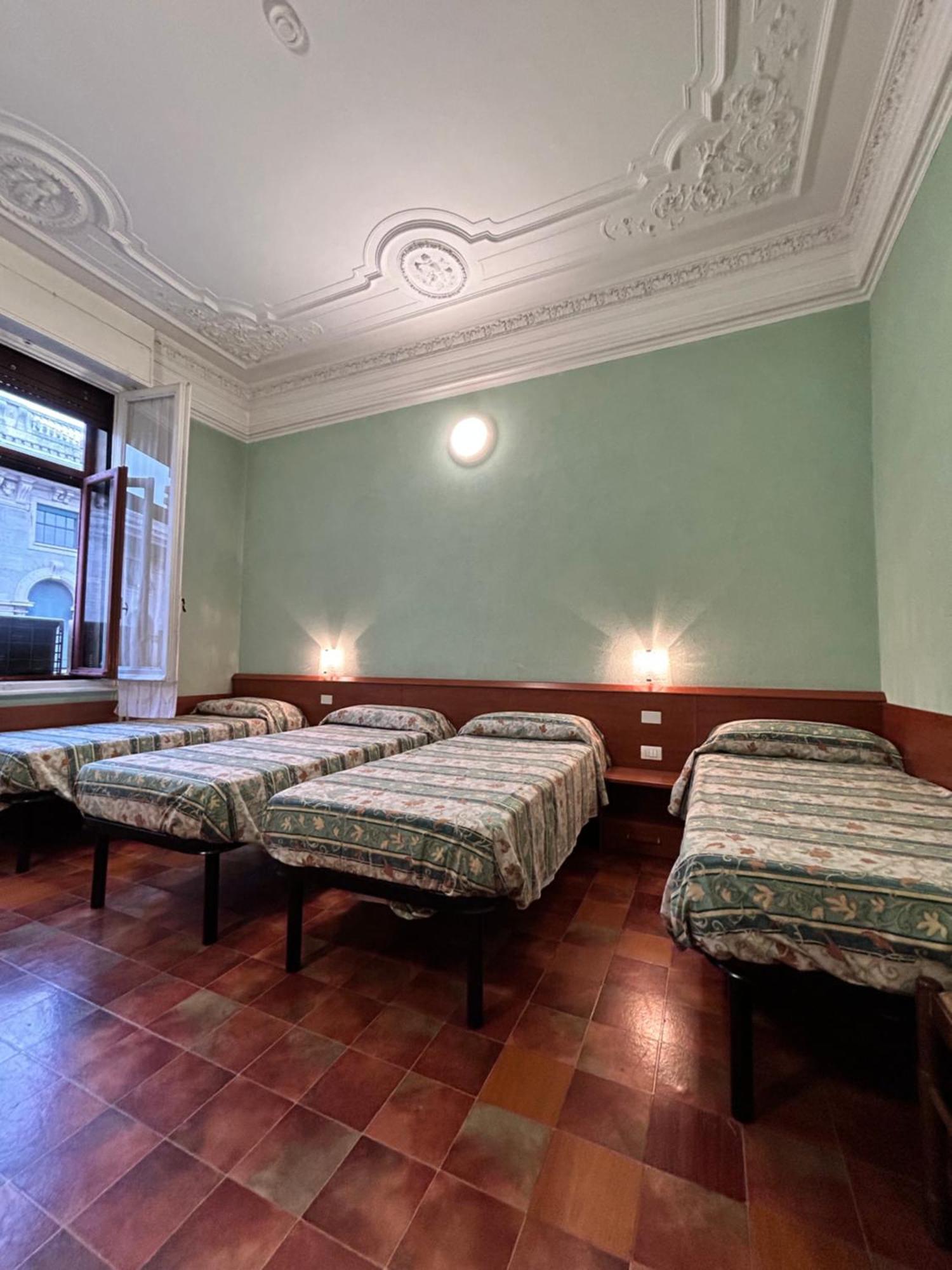 Hotel Barone Genoa Bagian luar foto