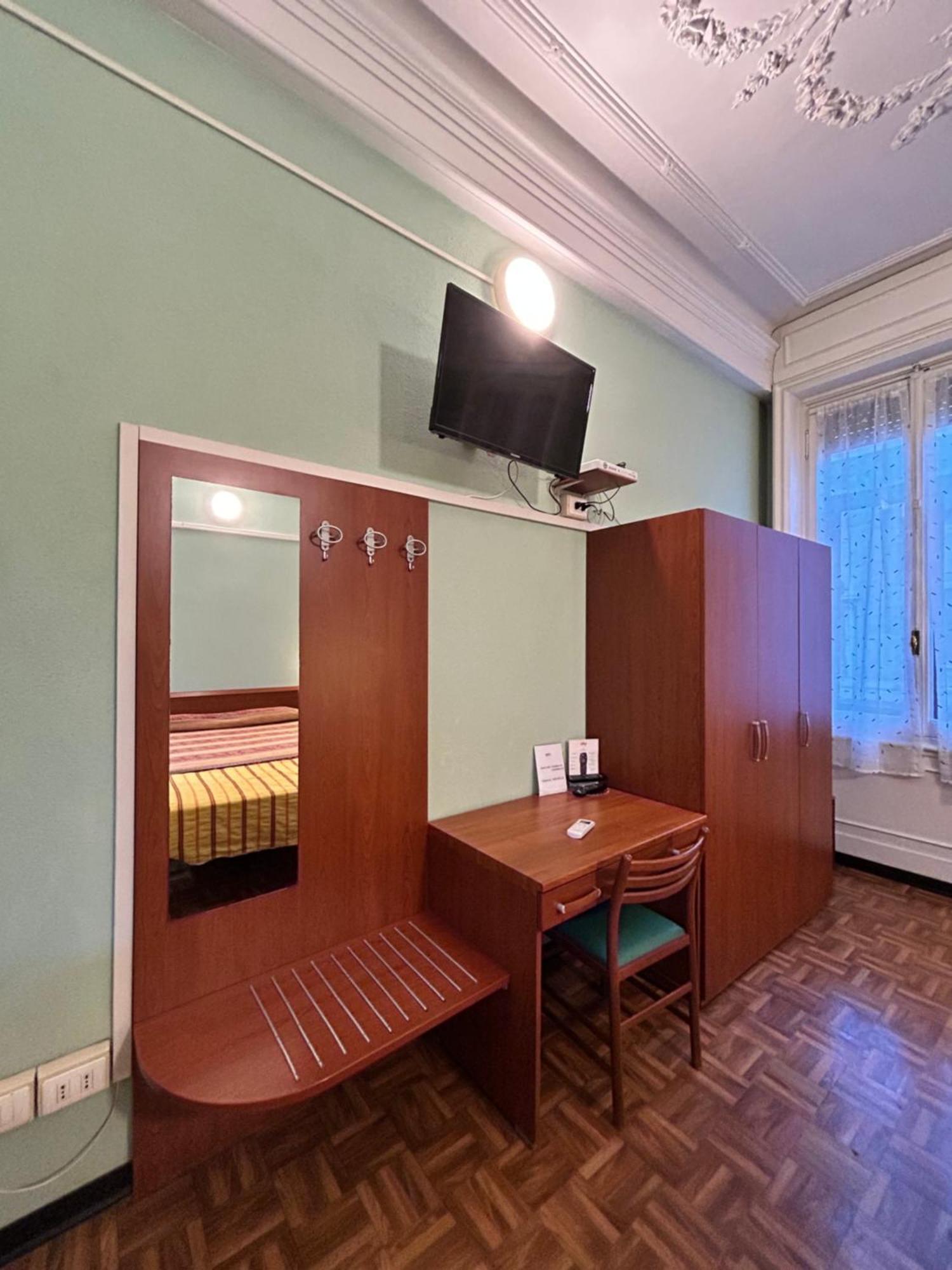 Hotel Barone Genoa Bagian luar foto