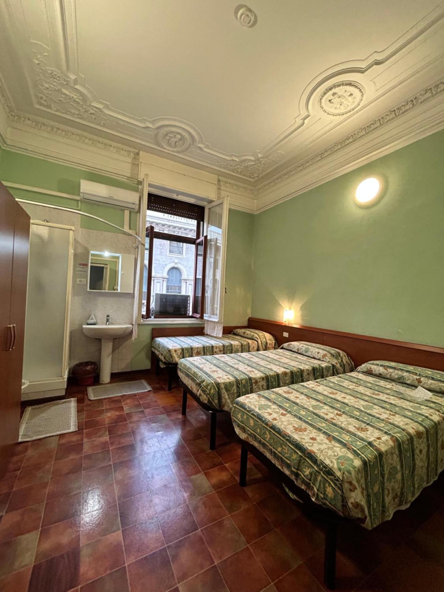 Hotel Barone Genoa Bagian luar foto