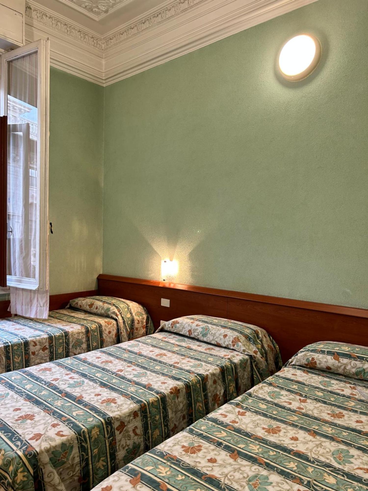 Hotel Barone Genoa Bagian luar foto