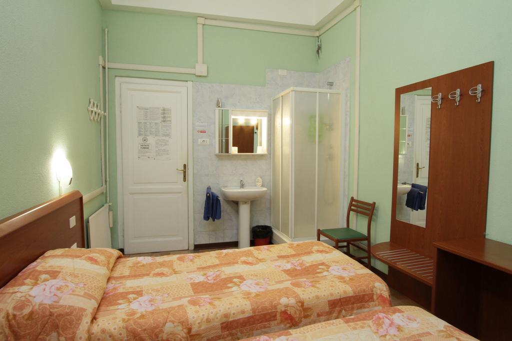 Hotel Barone Genoa Bagian luar foto